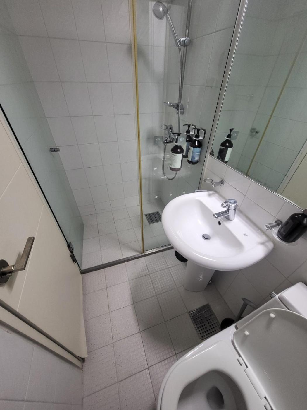 2-2401 #gangnam Stn, 5-min #yeoksam Stn, 3-min #ott #concierge Gangnam Managed Seoul