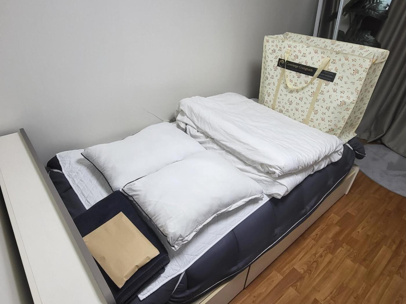 Apartment 2-2401 #gangnam Stn, 5-min #yeoksam Stn, 3-min #ott #concierge Gangnam Managed Seoul