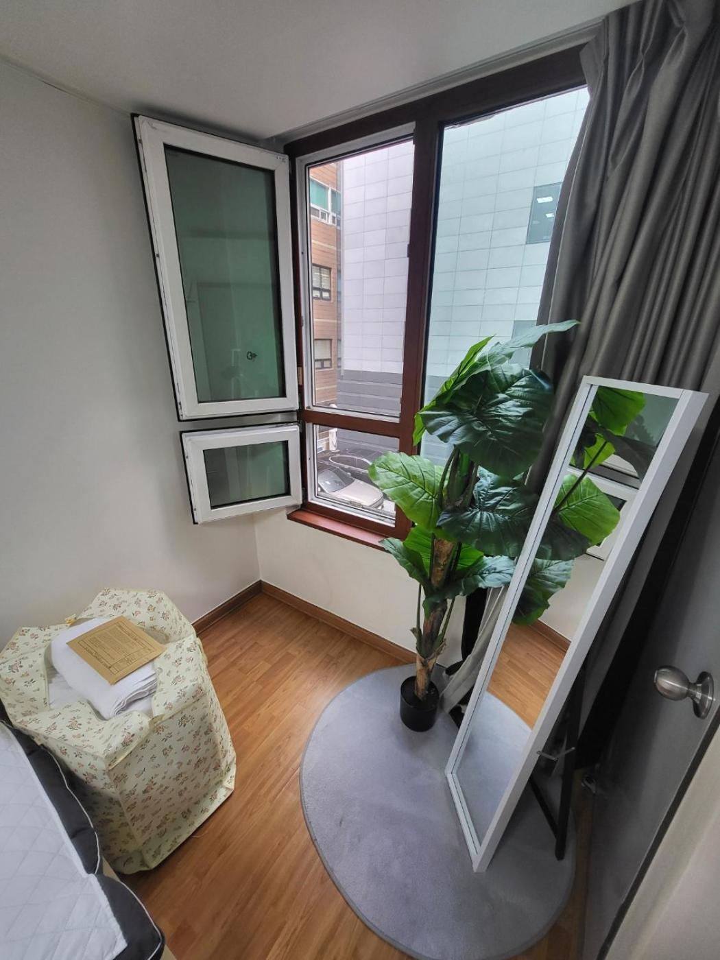 Apartment 2-2401 #gangnam Stn, 5-min #yeoksam Stn, 3-min #ott #concierge Gangnam Managed *